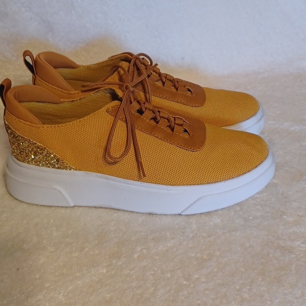 MKS women's sneakers women's size 8 memory foam